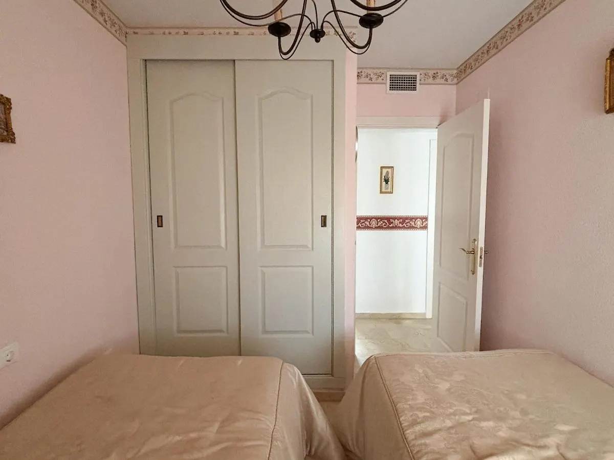 Beautiful Benalmadena Apartment With Sea Views! 0*,