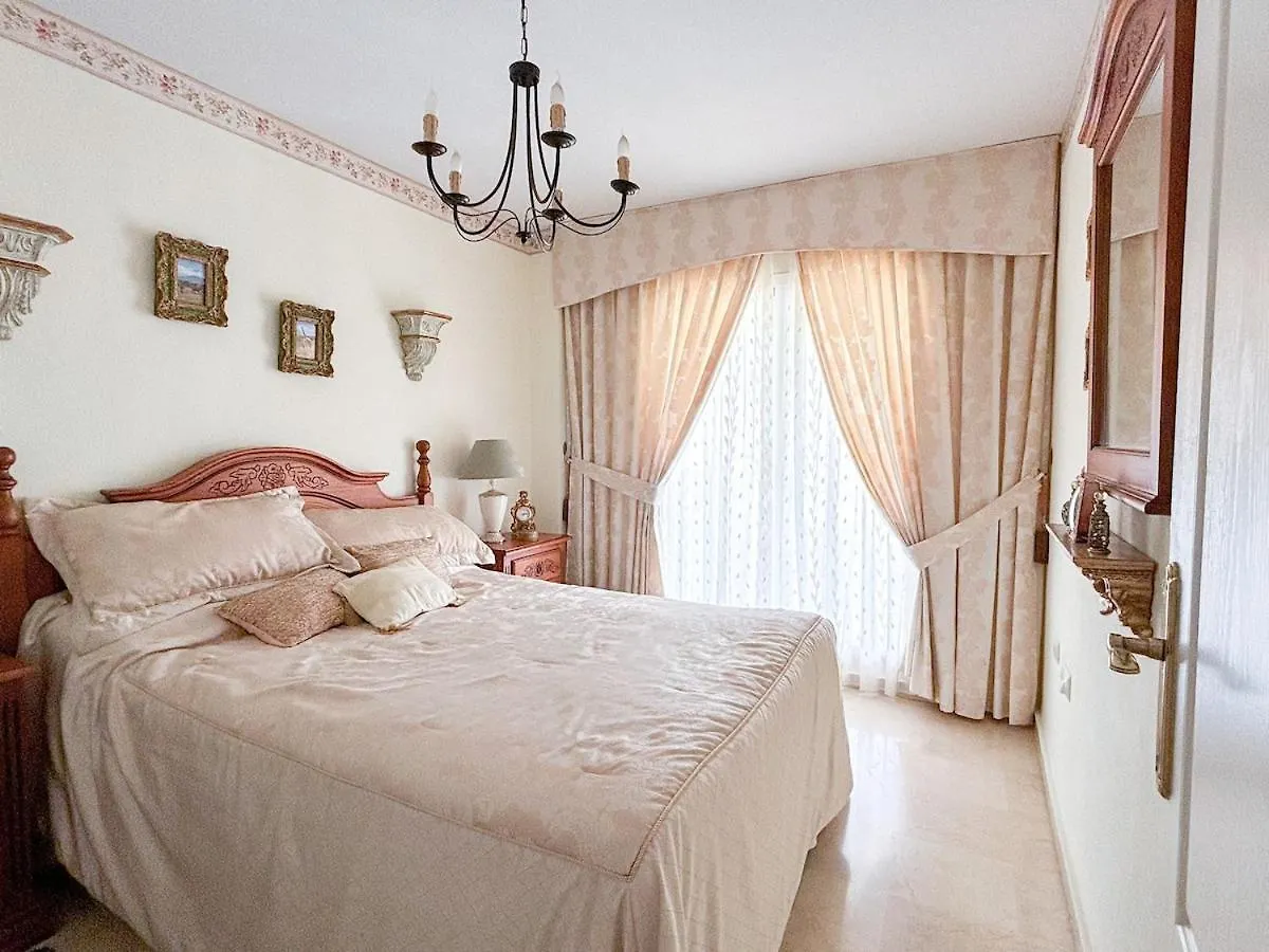 Beautiful Benalmadena Apartment With Sea Views! 0*,
