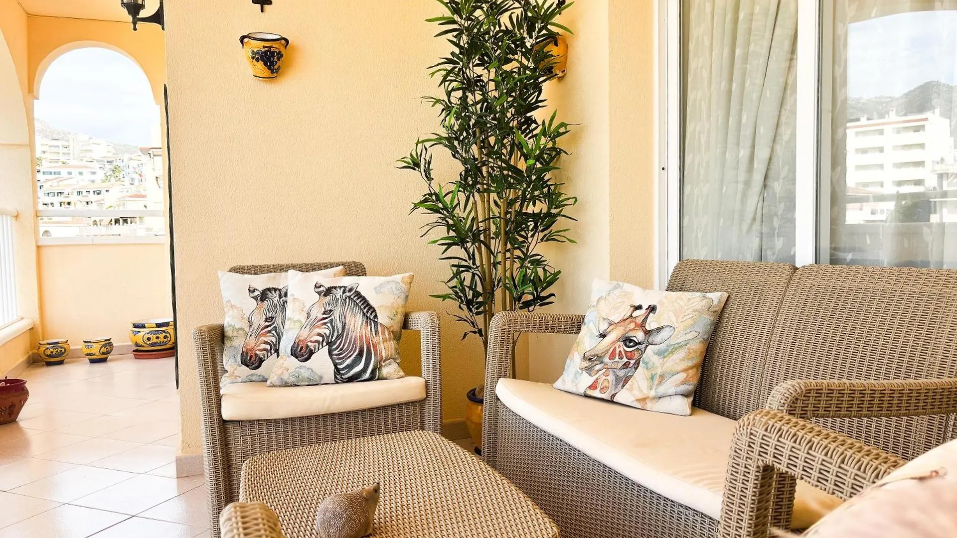 Beautiful Benalmadena Apartment With Sea Views!