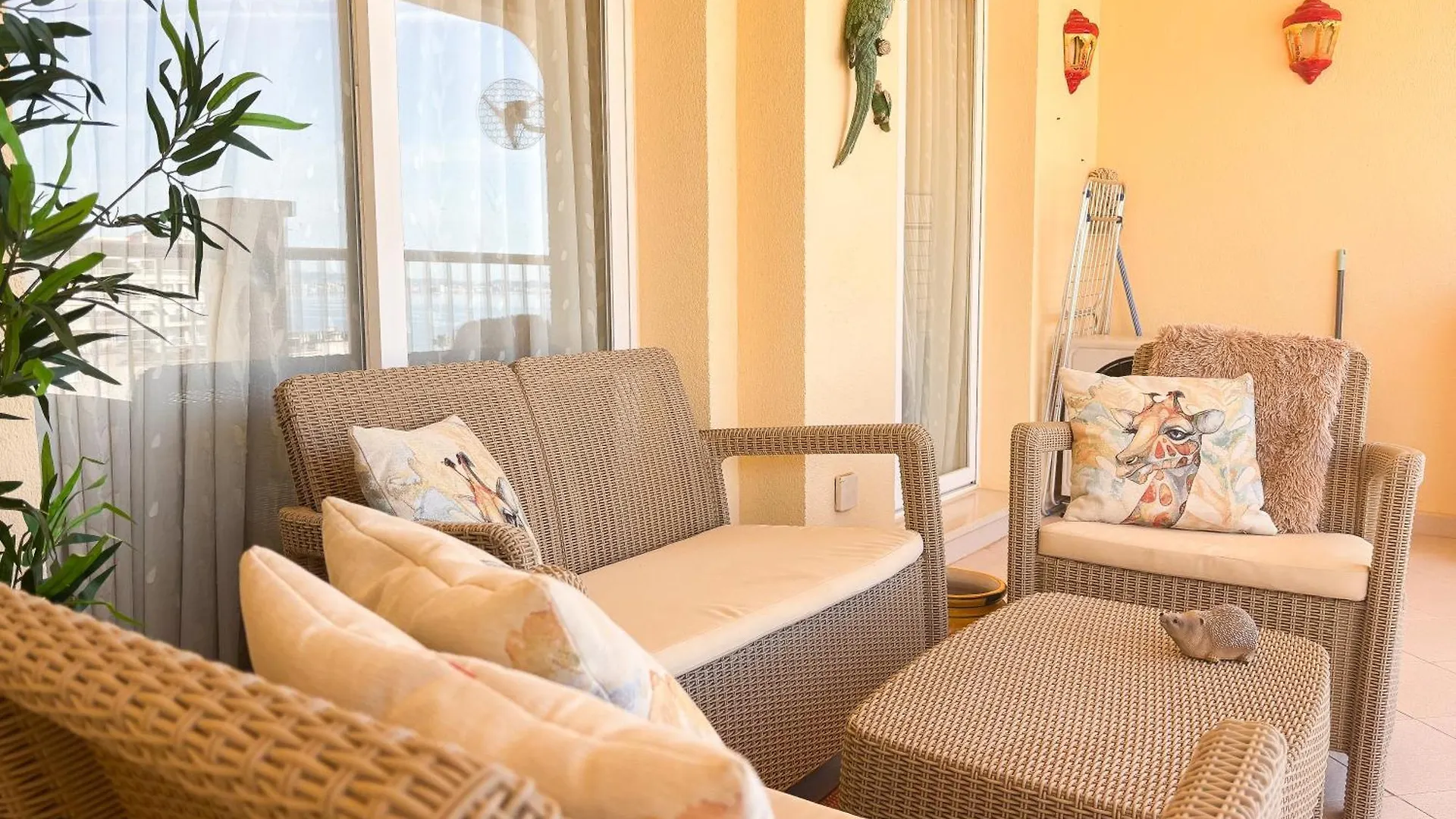 Beautiful Benalmadena Apartment With Sea Views! 0*,  Spanien